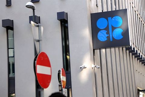 سقوط نیم میلیون بشکه‌ای تولید نفت اوپک در ماه مارس