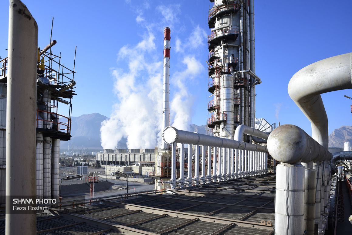 توسعه صنایع پالایشی با تمرکز بر پتروپالایشیها و ساخت شهرکهای صنعتی