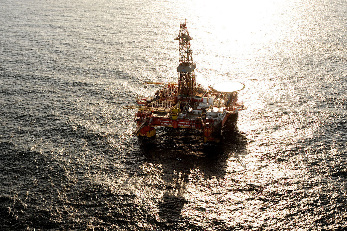 منابع نفت و گاز دریای خزر ذخیره‌ای راهبردی برای آیندگان