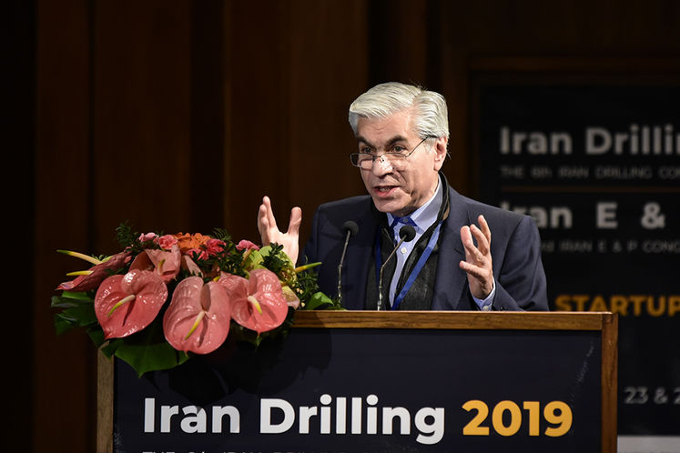 نشست تخصصی«چشم انداز صنعت نفت و گاز ایران؛ سناریو های پیش رو»