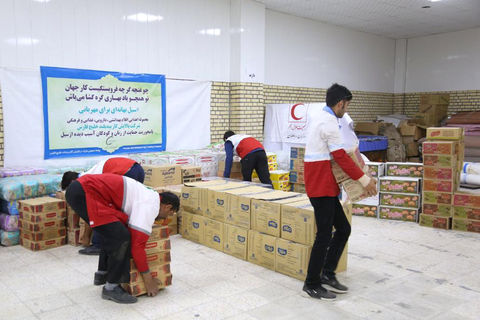 کمک کارکنان شرکت ملی پخش فرآورده‌های نفتی منطقه ارومیه به سیل‌زدگان 