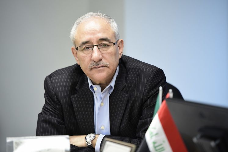 غلامحسین زمانی نیا،مدیرامور بین الملل نفت ،در جلسه مشترک هئیت ایران و عراق