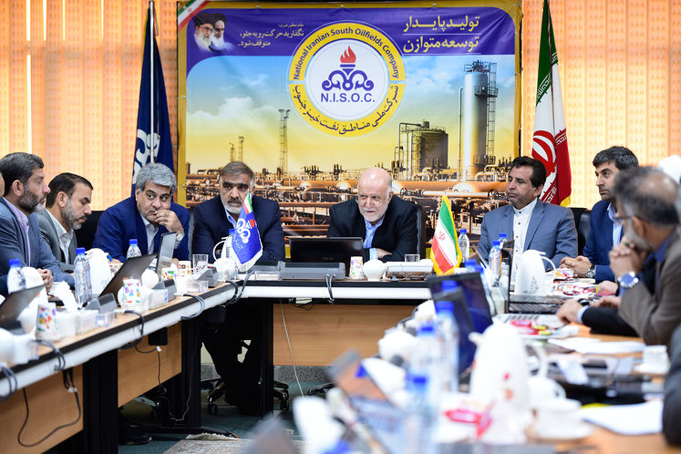 نشست صمیمی وزیر نفت با نمایندگان خوزستان در مجلس شورای اسلامی