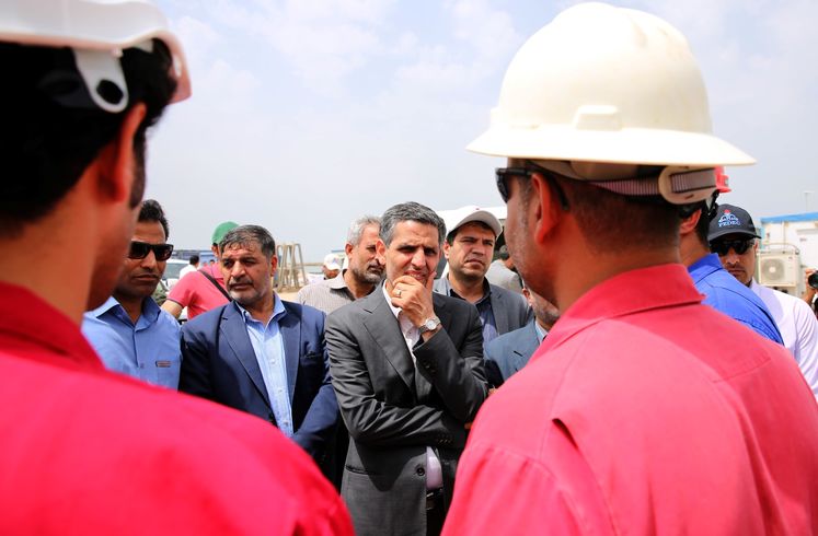 بازدید معاون وزیر نفت از دکل 303 تدبیر مستقر در چاه 164 آزادگان جنوبی