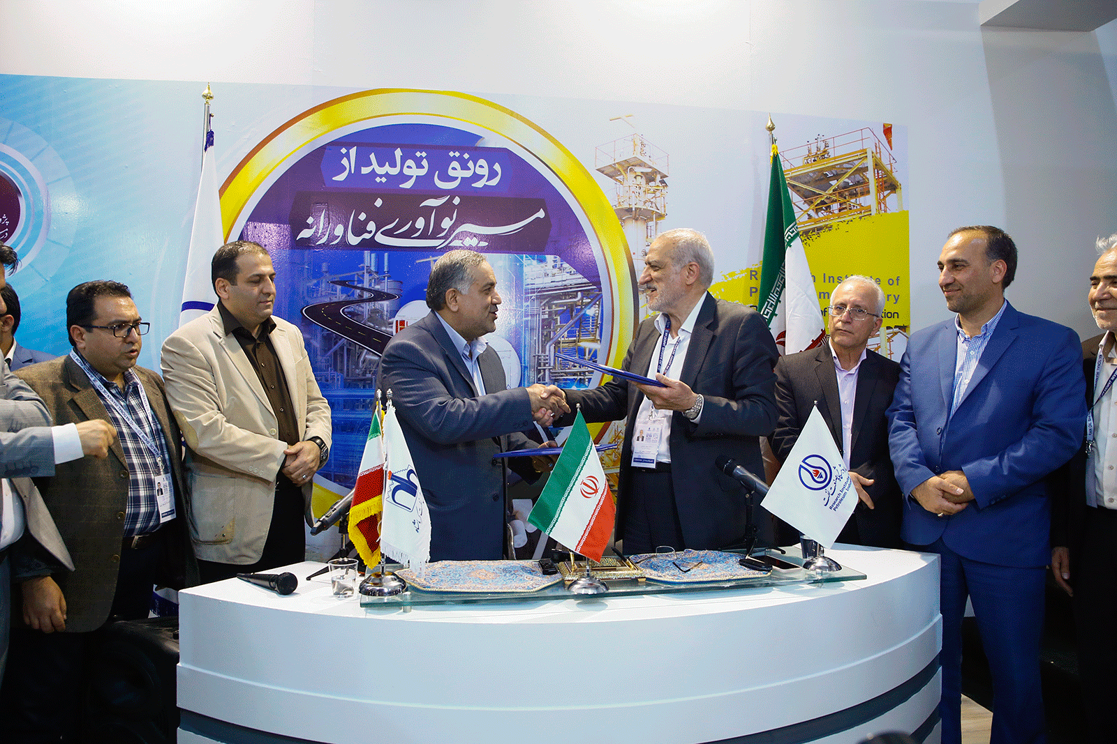 قرارداد طرح افزایش ظرفیت پالایشگاه کرمانشاه با پژوهشگاه صنعت نفت امضا شد