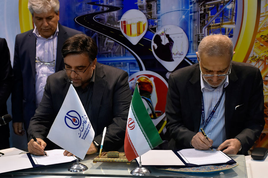 پژوهشگاه صنعت نفت برای حضور در پروژه‌های برون‌مرزی تفاهم‌نامه همکاری امضا کرد