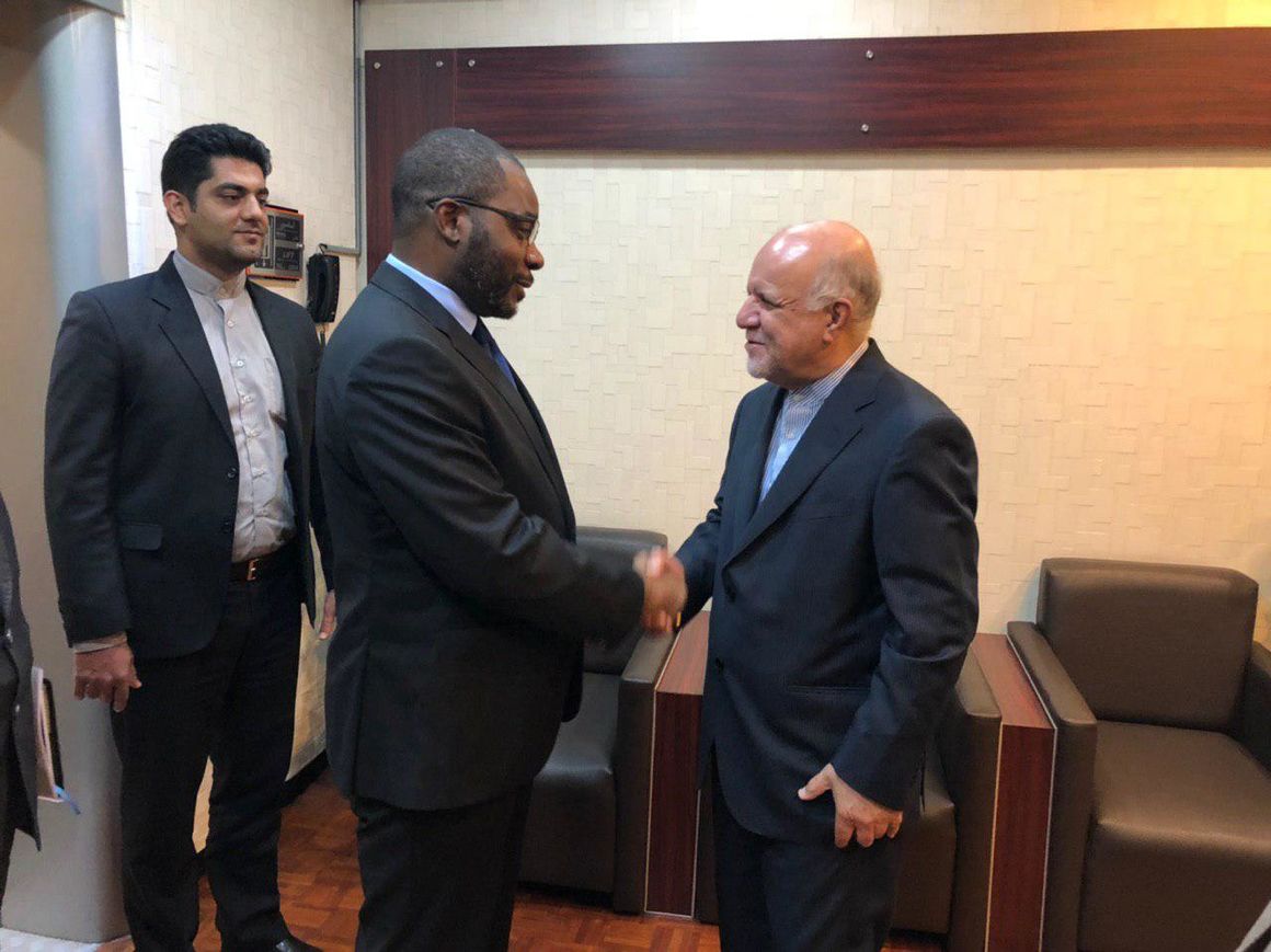 تقدیم پیام دعوت رئیس جمهور گینه استوایی برای حضور روحانی در نشست سران جیییسیاف تقدیم پیام دعوت رئیس جمهور گینه استوایی برای حضور روحانی در نشست سران جیییسیاف