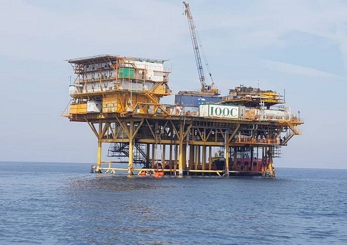 با عشق پای کار هستیم با عشق پای کار هستیم