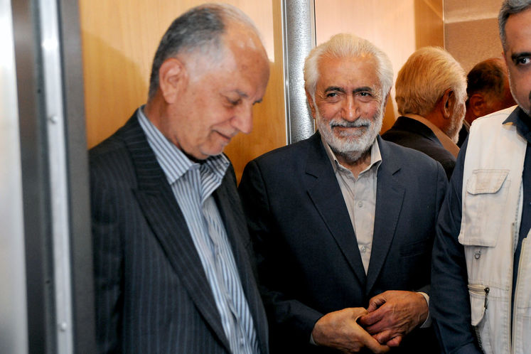 سید محمد غرضی و سیدکاظم وزیری هامانه در نشست وزیران پیشین نفت ایران 