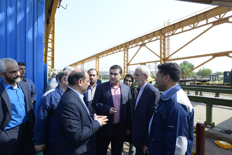 بازدید از کارخانه‌های لوله‌سازی اهواز و فولاد اکسین خوزستان