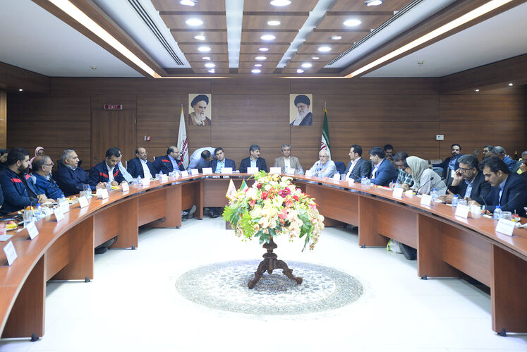 نشست خبری معاونت مهندسی نفت در فولاد اکسین