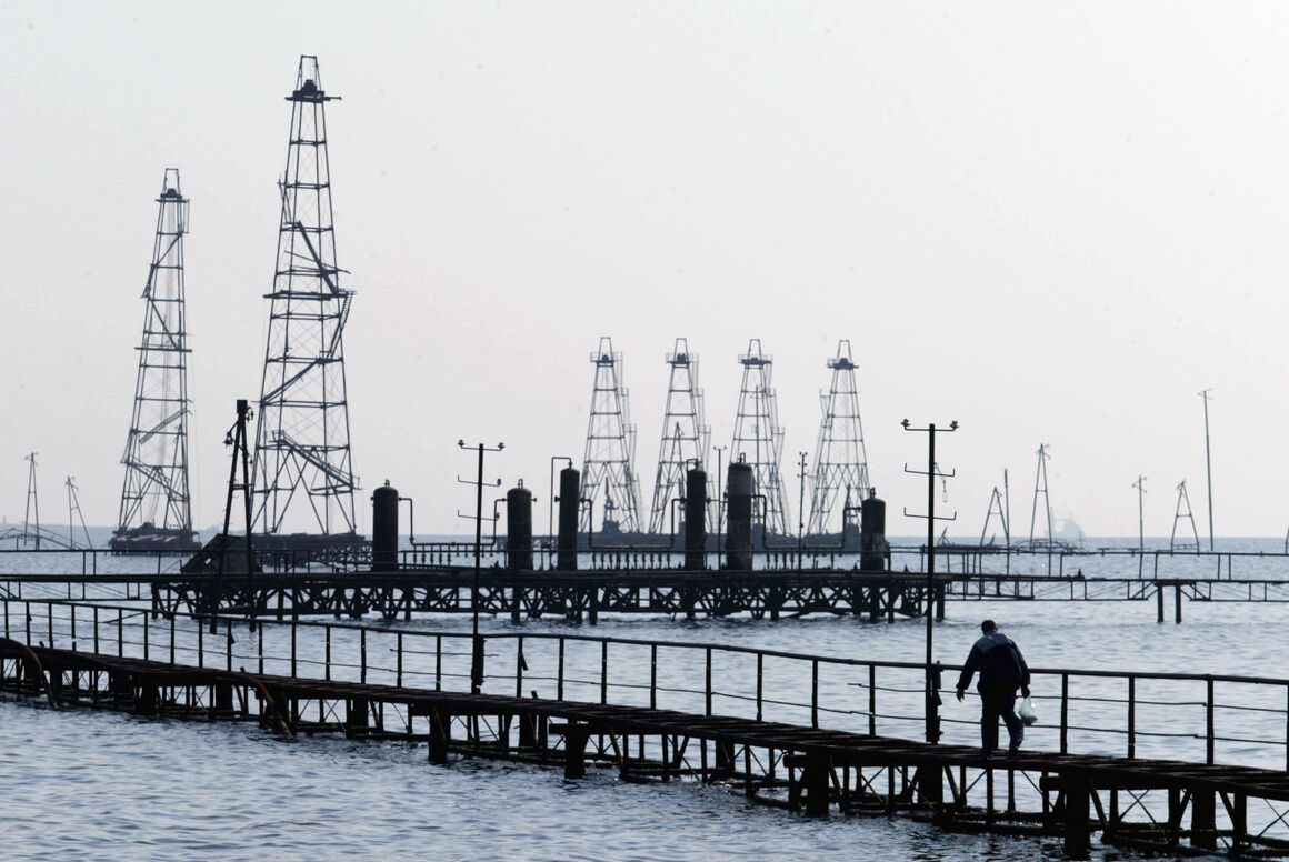 رقم تولید نفت آذربایجان مطابق سهمیه‌اش در توافق اوپک پلاس شد