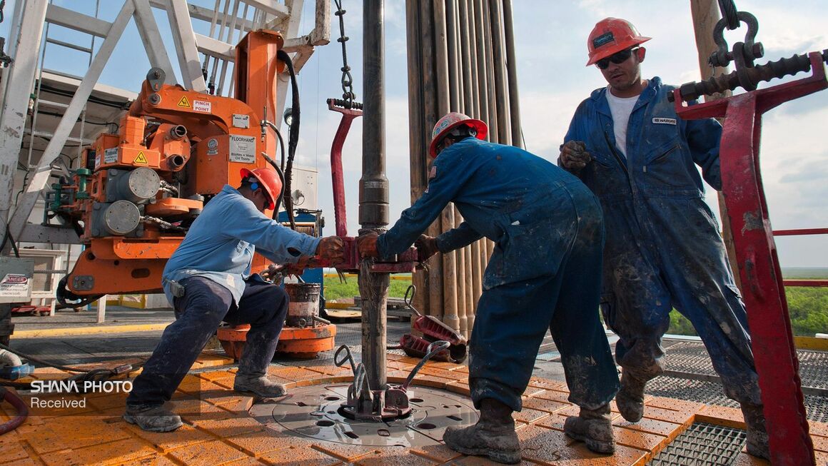 صنعت نفت تأثیرگذارترین نهاد در رشد بهره‌وری عوامل تولید کشور طی ۱۴۰۱