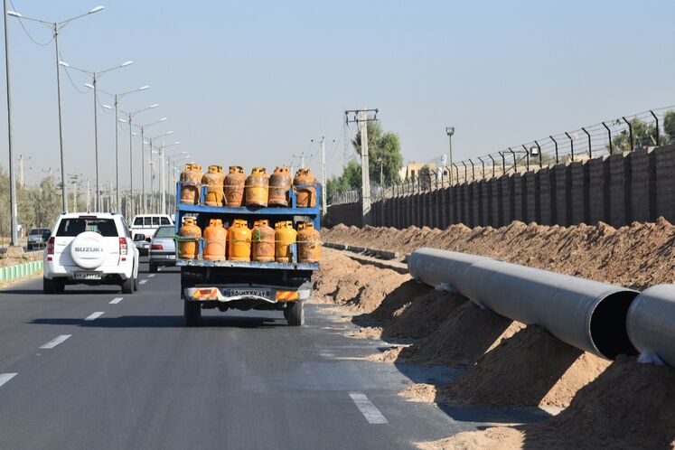 با نفوذ 100 درصدی گاز طبیعی به شهر زاهدان، حمل سیلندرهای گاز مایع (LNG) حذف خواهد شد