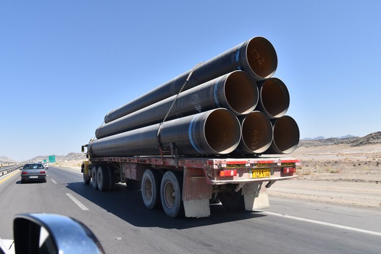 حمل لولههای 36 اینچ برای احداث خط انتقال گاز زاهدان - دوراهی دشتک