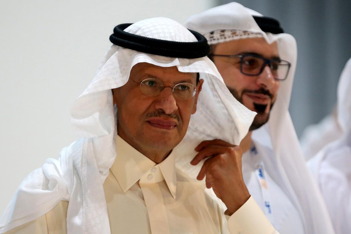 تولید نفت عربستان نزدیک به روزانه ۶ میلیون بشکه‌ کاهش یافت