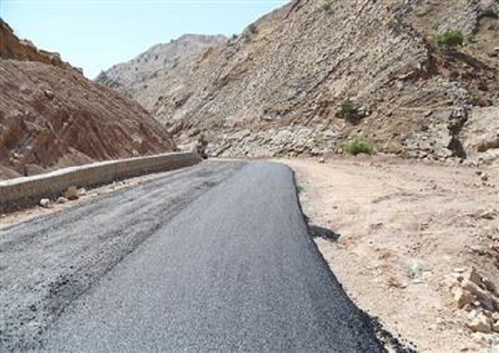 عملیات آسفالت جاده روستایی مسجدسلیمان به ایذه با اعتبار۱۷ میلیارد ریال آغاز شد