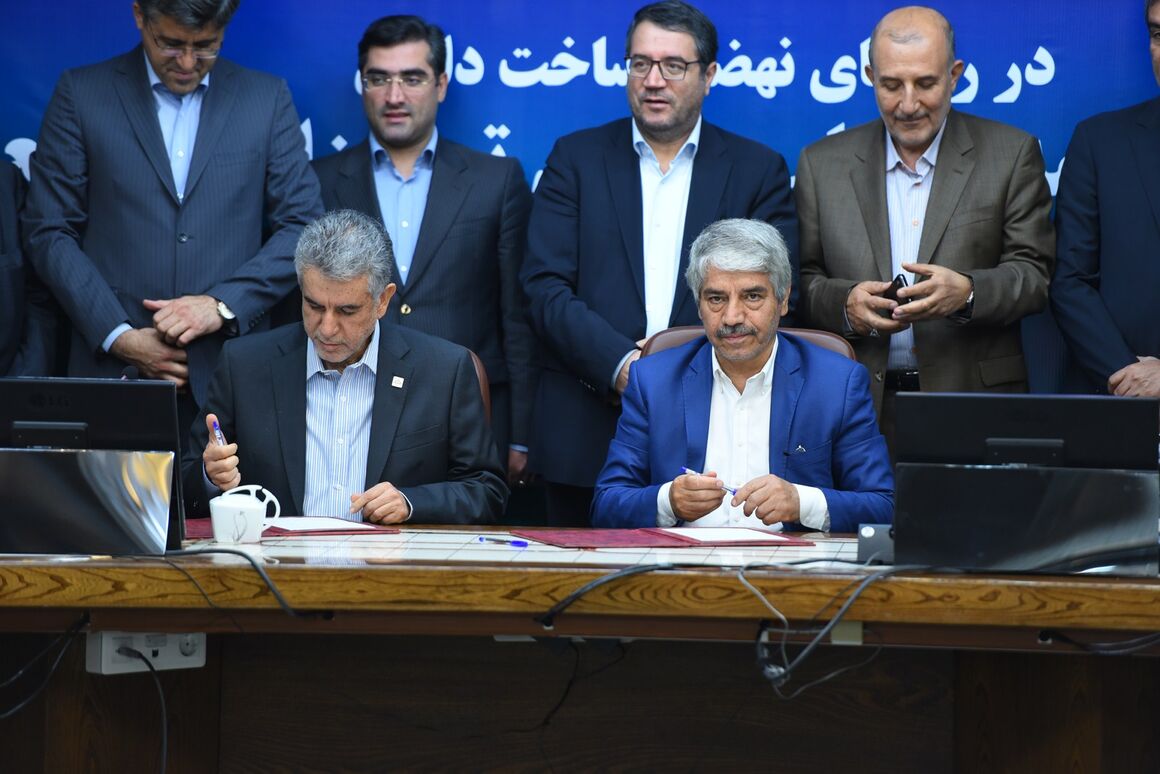 تفاهمنامه داخلیسازی تجهیزات صنایع پتروشیمی امضا شد تفاهمنامه داخلیسازی تجهیزات صنایع پتروشیمی امضا شد