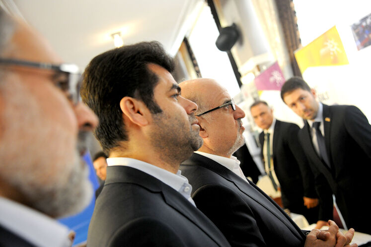 بازدید بهزاد محمدی، مدیرعامل شرکت ملی صنایع پتروشیمی از نمایشگاه جانبی تولیدکنندگان ساخت داخل