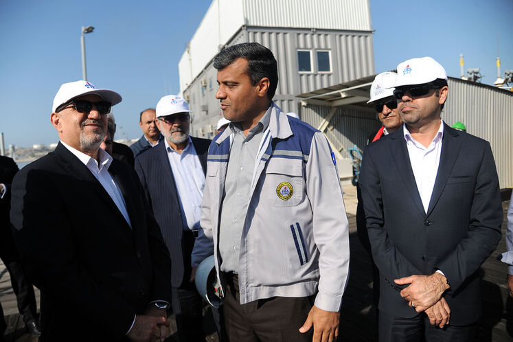 بازدید بهزاد محمدی معاون وزیر نفت در امور پتروشیمی ازاسکله صادراتی تی در جزیره خارک