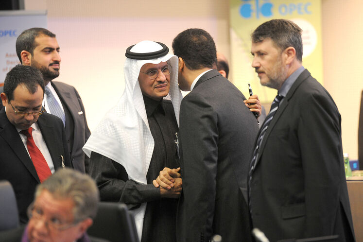 عبدالعزیز بن سلمان، وزیر انرژی عربستان