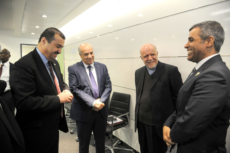 بیژن زنگنه، وزیر نفت و محمد ارکاب، وزیر انرژی و معادن الجزایر