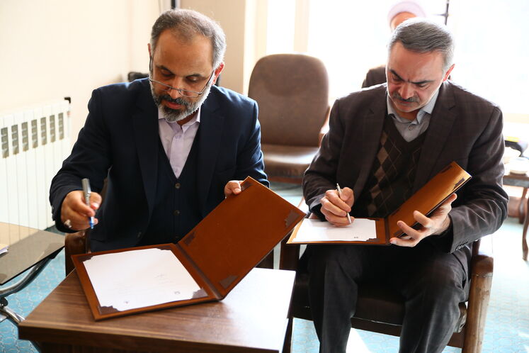 امضای قراردادهای اکتشافی با دانشگاه‎های صنعتی سهند و تبریز