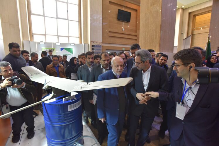 بیژن زنگنه وزیر نفت در افتتاح نمایشگاه عرضه و تقاضای فناوری