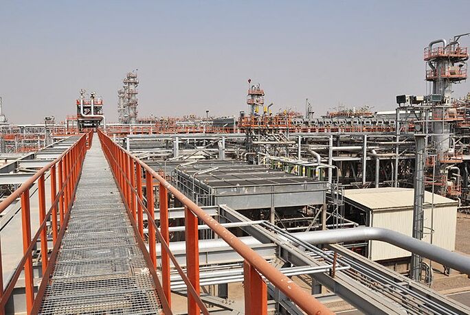 Iran Boosts Darkhovin Oil Output

