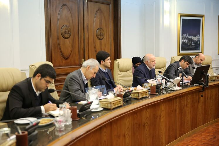 نشست وزیر نفت با اتحادیه صادرکنندگان فرآورده‌های نفتی، گاز و پتروشیمی ایران