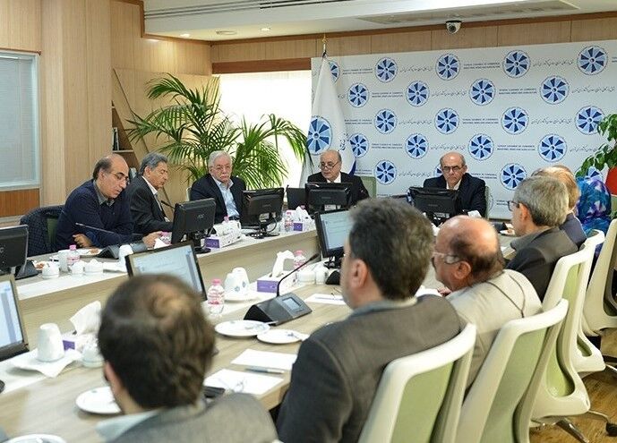 بررسی مسائل داخلی و جهانی صنعت نفت در کمیسیون انرژی اتاق تهران