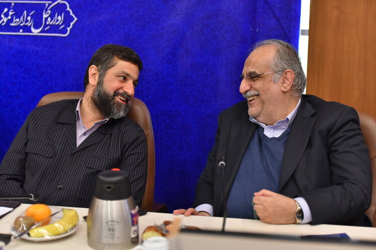 از راست: غلامرضا شریعتی، استاندار خوزستان و بیژن زنگنه، وزیر نفت
