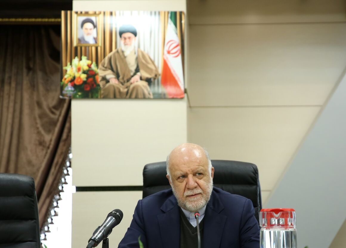 زنگنه: زمان پرداختن به مسائل حاشیهای نیست زنگنه: زمان پرداختن به مسائل حاشیهای نیست