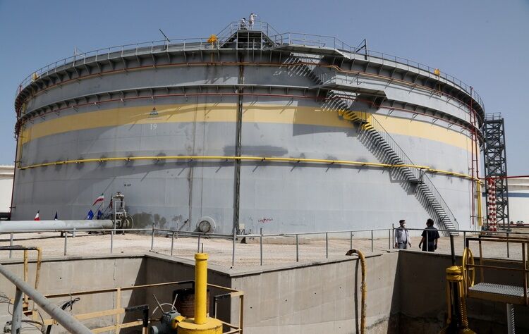 مخزن ۵۰۰ هزار بشکه‌ای نفت خام در خارک نوسازی شد
