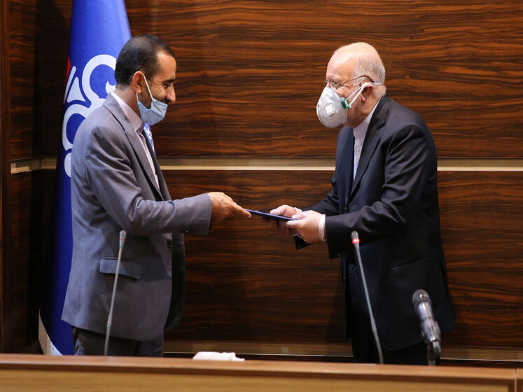دیدار پایانی اعضای کمیسیون انرژی مجلس شورای اسلامی دوره دهم با وزیر نفت