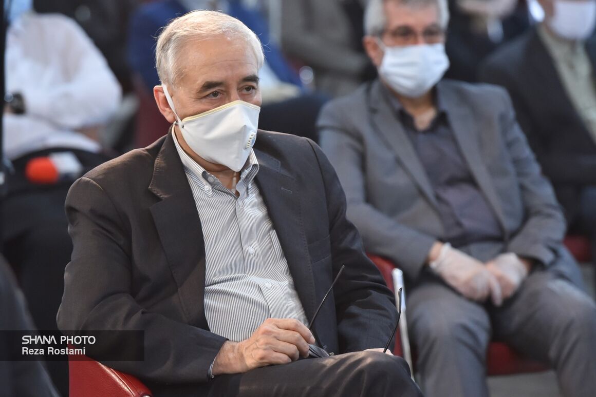 امیرحسین زمانینیا، معاون امور بینالملل و بازرگانی وزیر نفت امیرحسین زمانینیا، معاون امور بینالملل و بازرگانی وزیر نفت