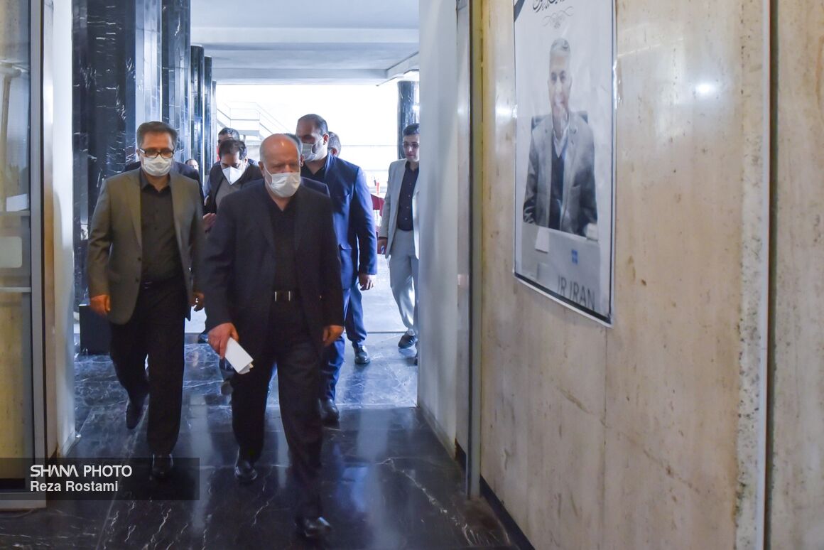 بیژن زنگنه، وزیر نفت و کسری نوری، مدیرکل روابط عمومی وزارت نفت بیژن زنگنه، وزیر نفت و کسری نوری، مدیرکل روابط عمومی وزارت نفت