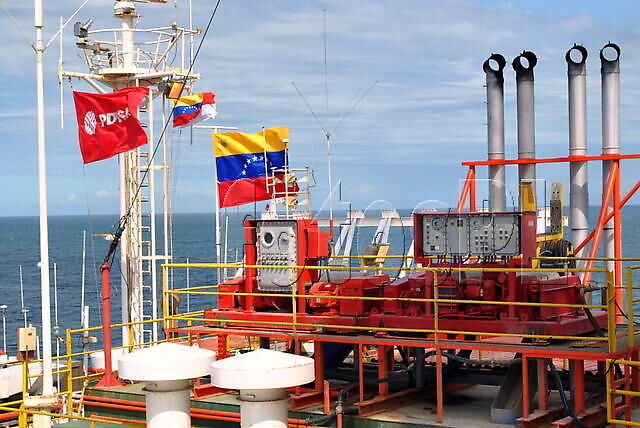 ذخیره‌سازی نفت خام ونزوئلا کاهش یافت
