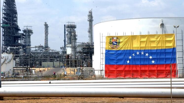 سرقت نفت خام و تولید غیرقانونی بنزین در ونزوئلا