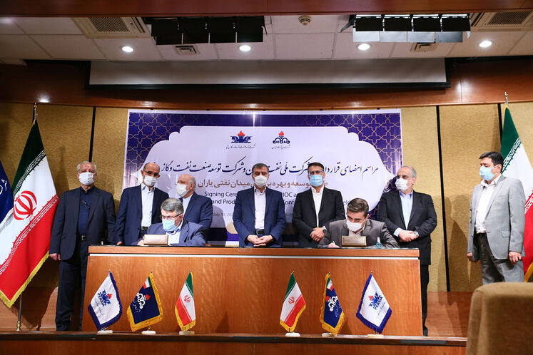 مراسم امضای قرارداد بین شرکت ملی نفت ایران و شرکت توسعه صنعت و گاز پرشیا