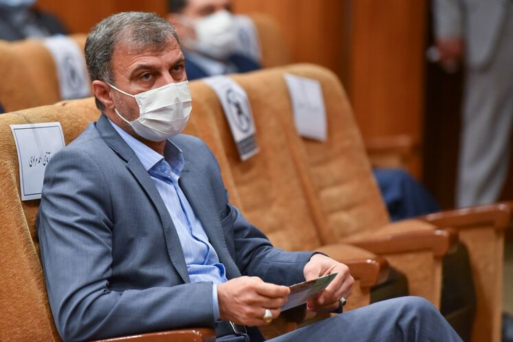 احمد مرادی، نائب رئیس کمیسیون انرژی مجلس در مراسم امضای قراردادهای طرح تکمیل توسعه میدان آزادگان جنوبی و احداث واحد فرآورش مرکزی (CTEP) بین شرکت مهندسی و توسعه نفت و شرکت پتروپارس
