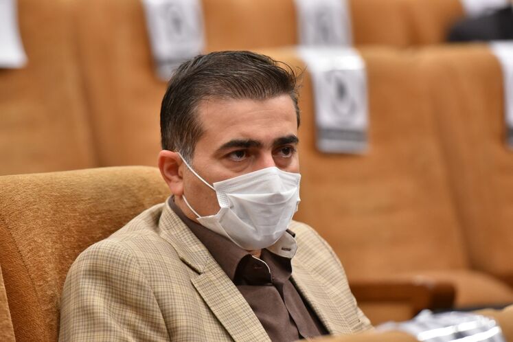 رضا دهقان، معاون توسعه و مهندسی شرکت ملی نفت ایران در مراسم امضای قراردادهای طرح تکمیل توسعه میدان آزادگان جنوبی و احداث واحد فرآورش مرکزی (CTEP) بین شرکت مهندسی و توسعه نفت و شرکت پتروپارس