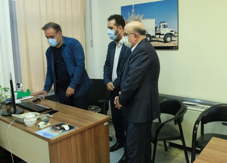 بازدید بهزاد محمدی، معاون وزیر نفت در امور پتروشیمی از نشریه کارکنان صنعت نفت (مشعل)