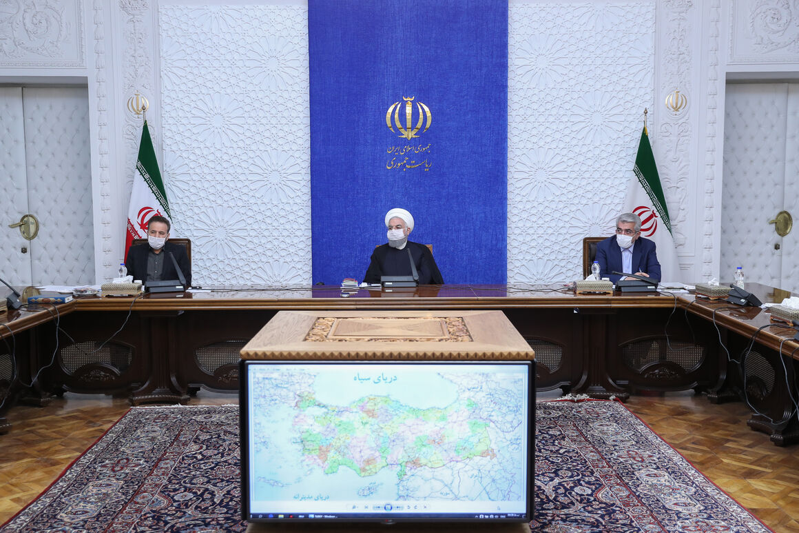 روحانی: وزارتخانه‌ها برای گسترش روابط خارجی وارد عرصه شوند