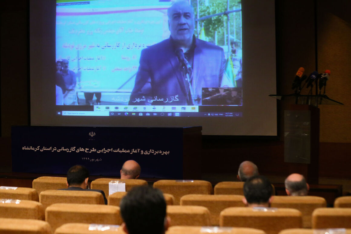 عملکرد وزیر نفت در دولت تدبیر و امید بهویژه در بخش گازرسانی فوقالعاده است عملکرد وزیر نفت در دولت تدبیر و امید بهویژه در بخش گازرسانی فوقالعاده است