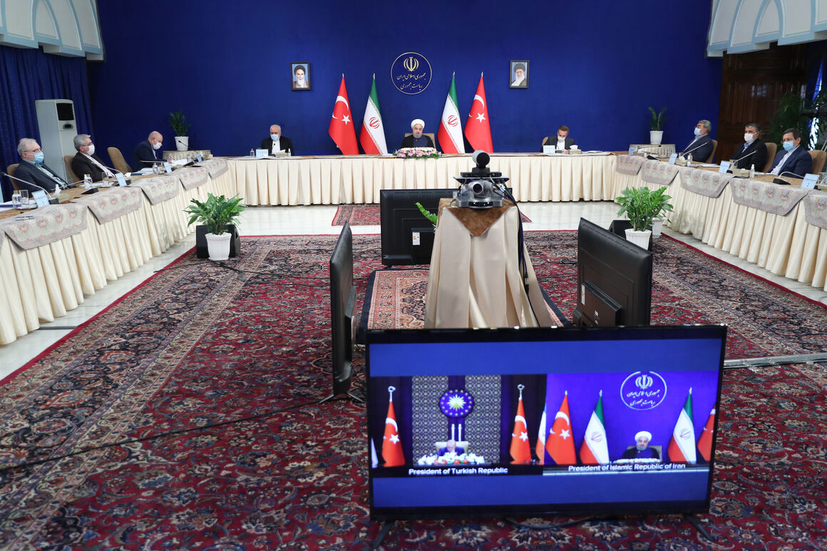 تأکید رؤسای جمهوری ایران و ترکیه بر ادامه همکاری در بخش انرژی
