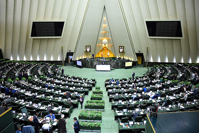 مجلس به ۱۸ وزیر پیشنهادی دولت سیزدهم رأی اعتماد داد