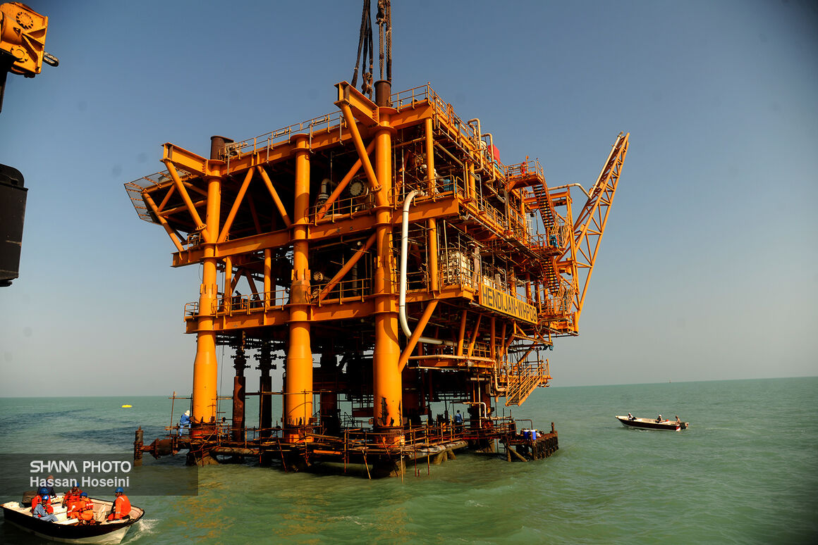 Iran to Boost Hendijan Oil Production Capacity