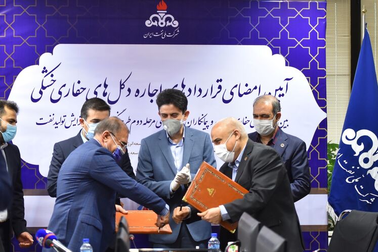 امضای قرارداد بین شرکت ملی حفاری ایران و شرکت توسعه صنایع نفت و انرژی قشم