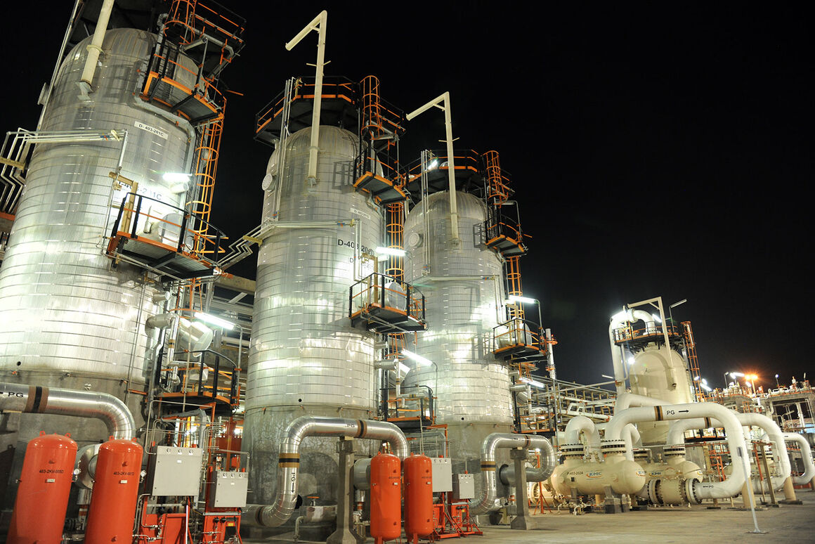 Bidboland Gas Refinery inks Deal with Local Firm for Supplying Electro-Compressors